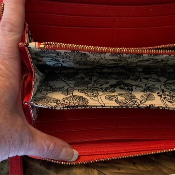 Vera Bradley Satchel w/Matching Wallet - Picture 5 of 5